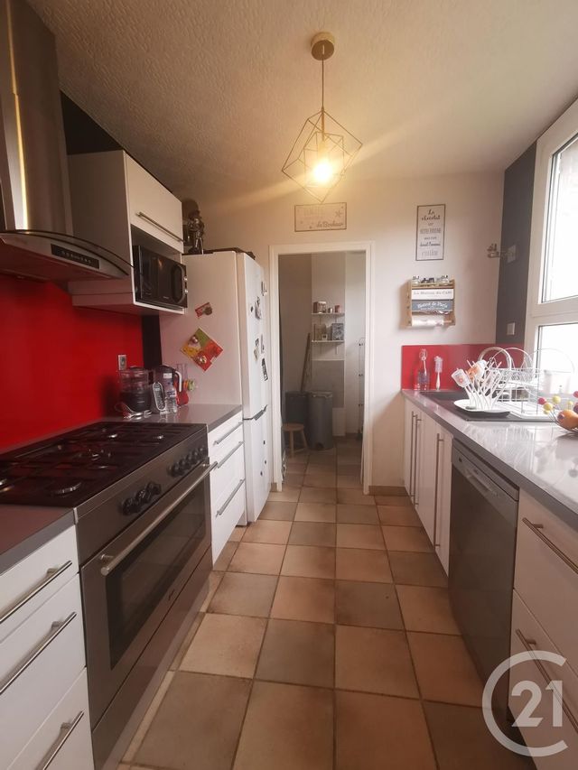 Appartement F6 à vendre - 6 pièces - 101.0 m2 - ST DIE - 88 - LORRAINE - Century 21 Céline Jacques Immobilier Appartement F6 à vendre - 6 pièces - 101.0 m2 - ST DIE - 88 - LORRAINE - Century 21 Céline Jacques Immobilier