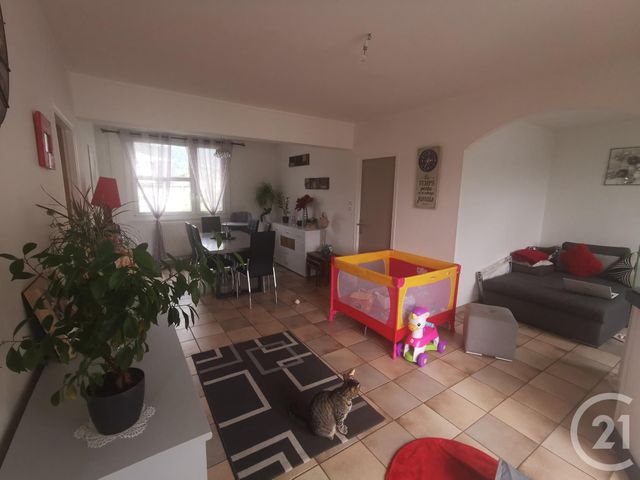 Appartement F6 à vendre - 6 pièces - 101.0 m2 - ST DIE - 88 - LORRAINE - Century 21 Céline Jacques Immobilier Appartement F6 à vendre - 6 pièces - 101.0 m2 - ST DIE - 88 - LORRAINE - Century 21 Céline Jacques Immobilier