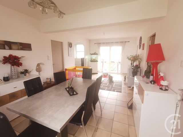 Appartement F6 à vendre - 6 pièces - 101.0 m2 - ST DIE - 88 - LORRAINE - Century 21 Céline Jacques Immobilier Appartement F6 à vendre - 6 pièces - 101.0 m2 - ST DIE - 88 - LORRAINE - Century 21 Céline Jacques Immobilier