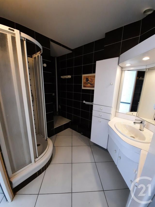 Appartement F3 à vendre - 3 pièces - 74.37 m2 - ST DIE - 88 - LORRAINE - Century 21 Céline Jacques Immobilier Appartement F3 à vendre - 3 pièces - 74.37 m2 - ST DIE - 88 - LORRAINE - Century 21 Céline Jacques Immobilier