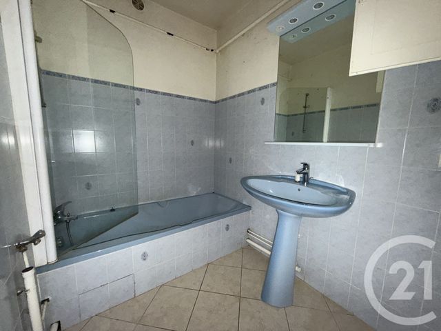 Afficher la photo en grand Appartement F3 à vendre - 3 pièces - 67.18 m2 - ST DIE DES VOSGES - 88 - LORRAINE - Century 21 Céline Jacques Immobilier