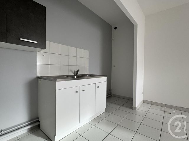Afficher la photo en grand Appartement F1 à louer - 1 pièce - 33.0 m2 - ST DIE DES VOSGES - 88 - LORRAINE - Century 21 Céline Jacques Immobilier