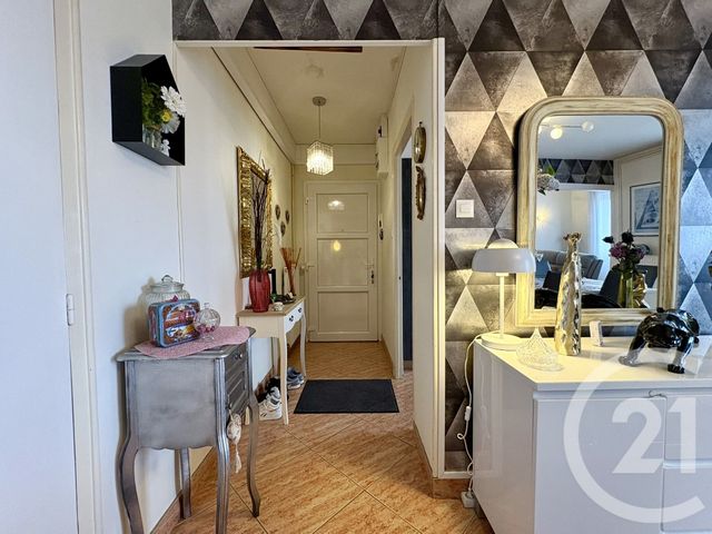 Appartement F4 à vendre - 3 pièces - 73.0 m2 - ST DIE DES VOSGES - 88 - LORRAINE - Century 21 Céline Jacques Immobilier