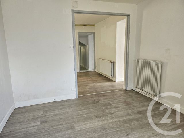Appartement à louer - 4 pièces - 77.44 m2 - SENONES - 88 - LORRAINE - Century 21 Céline Jacques Immobilier