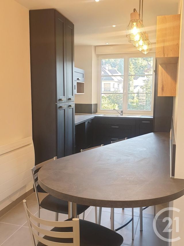 Appartement F3 à louer - 3 pièces - 93.0 m2 - ST DIE DES VOSGES - 88 - LORRAINE - Century 21 Céline Jacques Immobilier