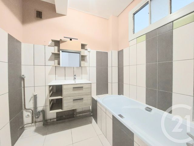 Appartement F2 à louer - 2 pièces - 58.32 m2 - ST DIE DES VOSGES - 88 - LORRAINE - Century 21 Céline Jacques Immobilier